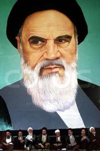 Pemujaan Melampau Terhadap Khomeini